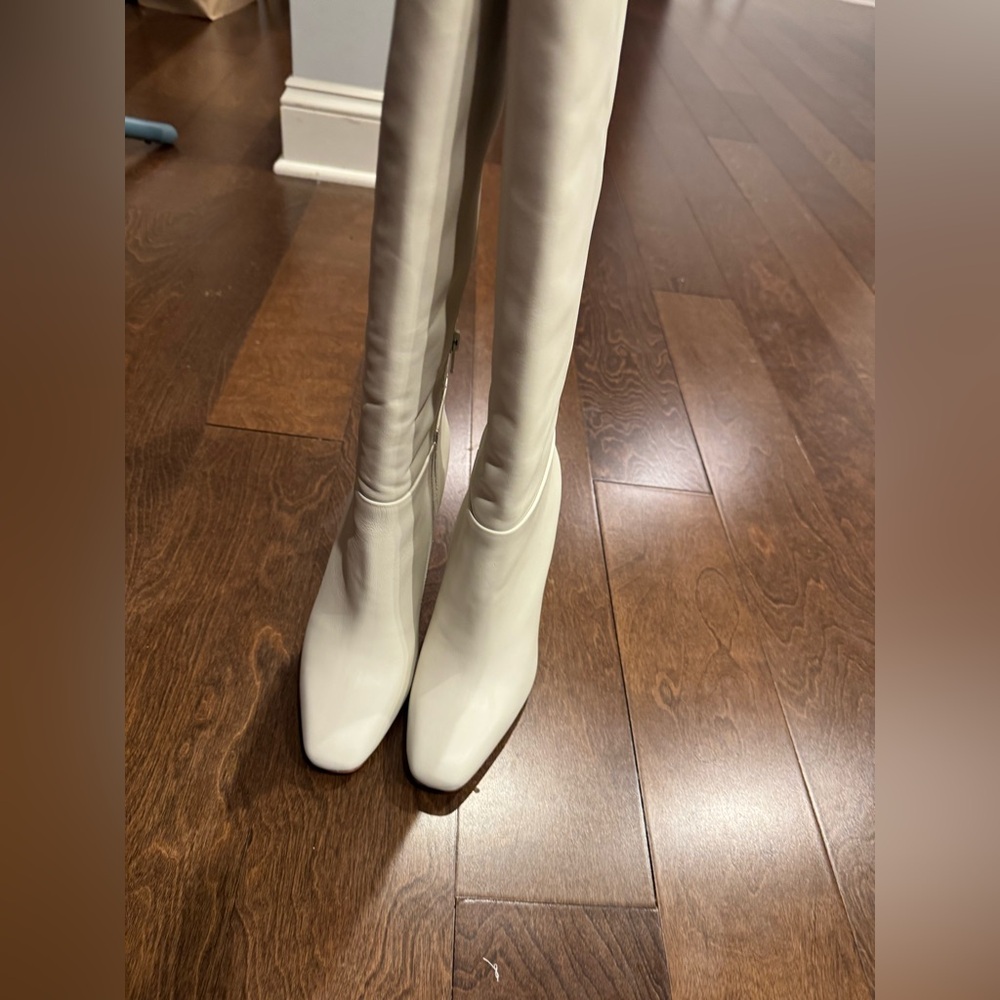 New Steve Madden Off White Genuine Leather Knee high boots